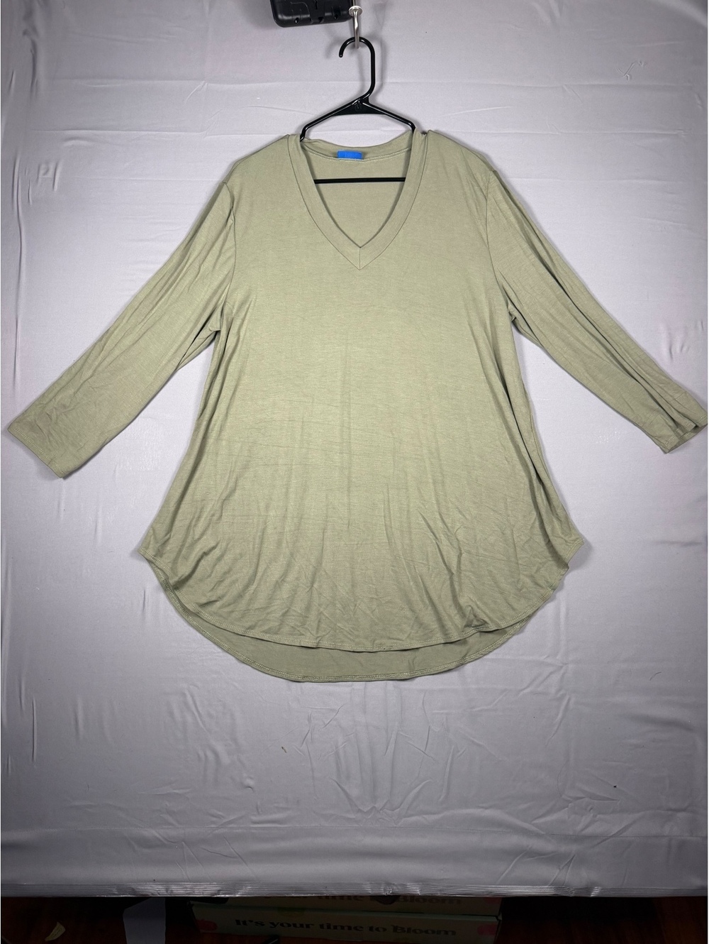 Azules American Basics Plus Size 2XL Green V-Neck 3/4 Sleeve Low Hem Tunic